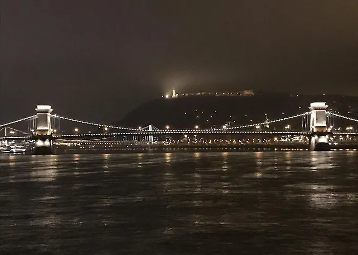 Budapest Downtown Apartments With Balcony & Optional Garage & Restaurant In The Building