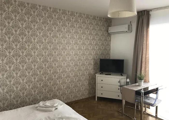 Budapest Downtown Apartments With Balcony & Optional Garage & Restaurant In The Building