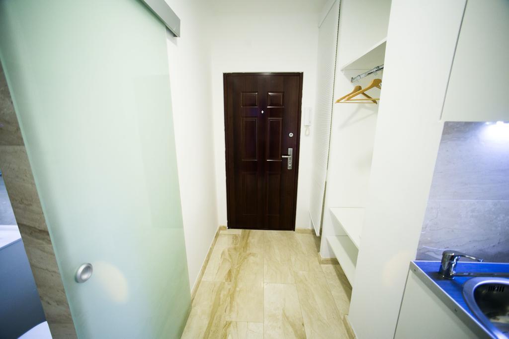 Appartement Downtown With Balcony & Optional Garage & Restaurant In The Building *